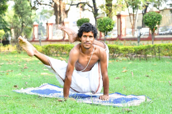 योगाचार्य रितेश