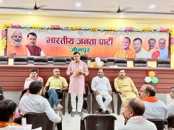 बीजेपी प्रशिक्षण वर्ग को सम्बोधित करते हुए जिलाध्यक्ष अजीत प्रजापति बीजेपी प्रशिक्षण वर्ग को सम्बोधित करते हुए जिलाध्यक्ष अजीत प्रजापति