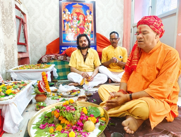 सनातन आस्था, साधना और आत्मशुद्धि का पावन पर्व है पुरुषोत्तम मास महंत दिव्य जीवन दास महाराज सनातन आस्था, साधना और आत्मशुद्धि का पावन पर्व है पुरुषोत्तम मास महंत दिव्य जीवन दास महाराज