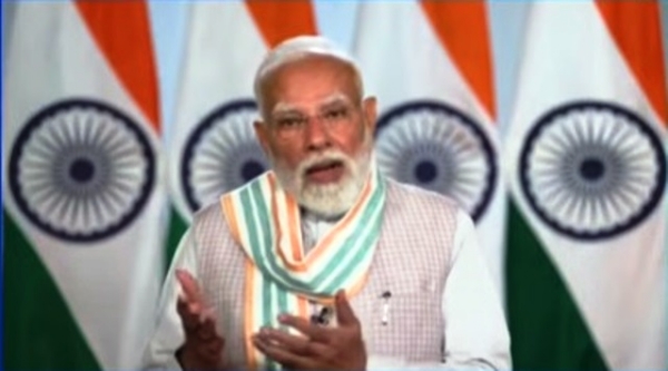 प्रधानमंत्री नरेन्द्र मोदी शनिवार को रोजगार मेले को संबोधित करते हुए