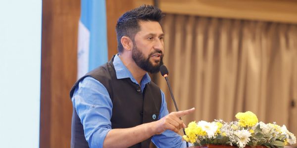नेपालस्य सत्तारूढ़ दलस्य अध्यक्षो रवि लामिछाने , तदीयं भारतपरिभ्रमणम्