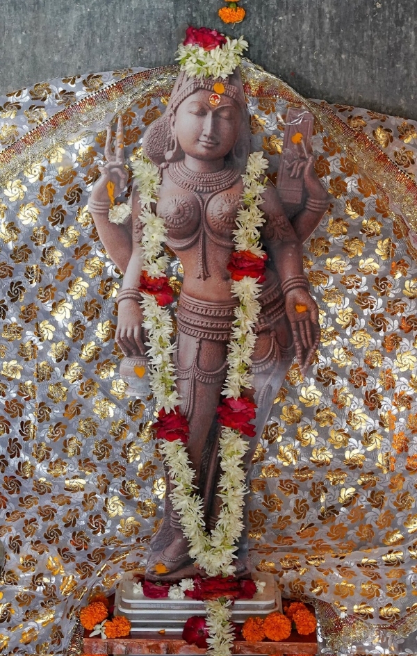 भोजशाला में मां वाग्देवी की प्रतिमा भोजशाला में मां वाग्देवी की प्रतिमा