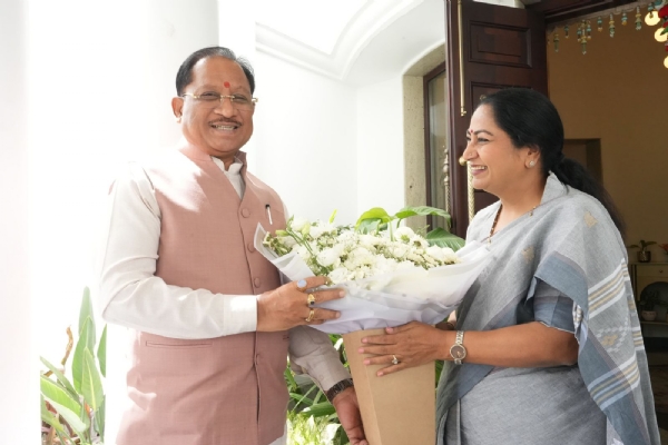 छत्तीसगढ़ के मुख्यमंत्री विष्णु देव साय दिल्ली की मुख्यमंत्री रेखा गुप्ता से भेंट के दौरान। छत्तीसगढ़ के मुख्यमंत्री विष्णु देव साय दिल्ली की मुख्यमंत्री रेखा गुप्ता से भेंट के दौरान।