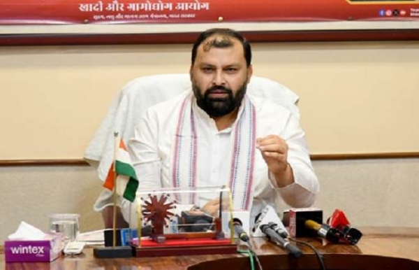 केवीआईसी के वित्त वर्ष 2025-26 के आंकड़े जारी करते चेयरमैन मनोज कुमार केवीआईसी के वित्त वर्ष 2025-26 के आंकड़े जारी करते चेयरमैन मनोज कुमार