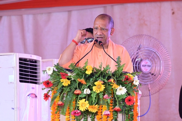 प्रयागराज नगर निगम में संबोधित करते हुए उप्र के मुख्यमंत्री योगी आदित्यनाथ का छाया चित्र प्रयागराज नगर निगम में संबोधित करते हुए उप्र के मुख्यमंत्री योगी आदित्यनाथ का छाया चित्र