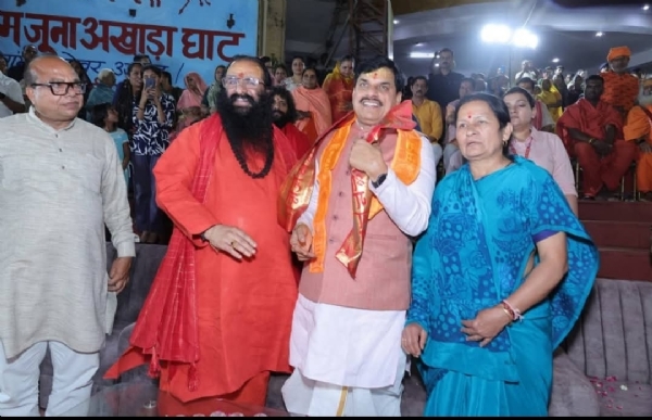 मध्य प्रदेश के मुख्यमंत्री मोहन यादव के साथ