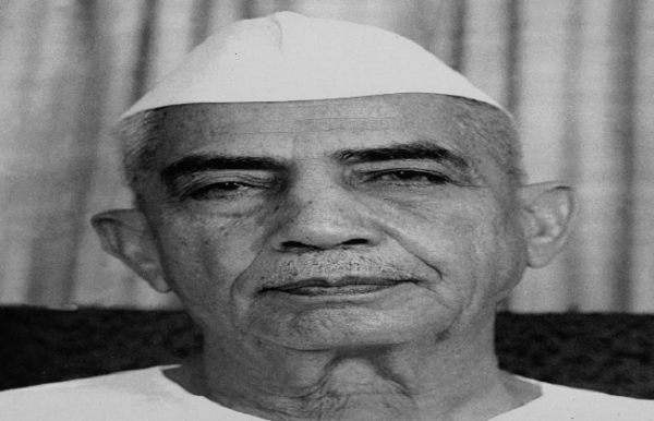 पूर्व प्रधानमंत्री चौधरी चरण सिंह (फाइल फोटो)।