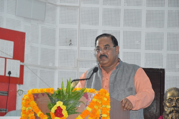 नारद जयंती समारोह को संबोधित करते संपादक जितेंद्र तिवारी
