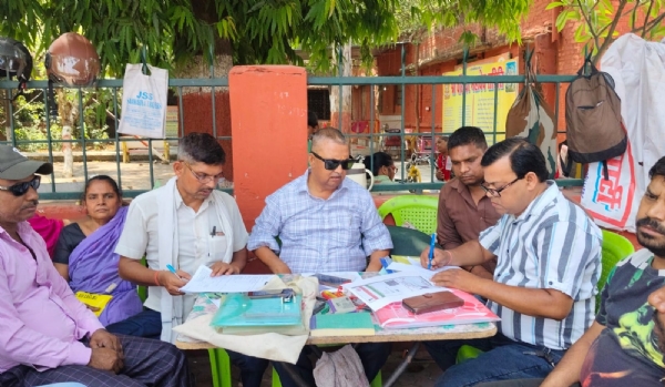 बैठक के दौरान लिया गया छायाचित्र