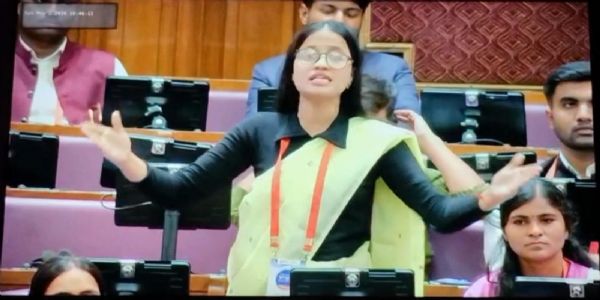 युवा-संसदे मीरजापुर-जनपदस्य स्वरः अनुनादितः, विधानसभायां जनपदस्य यूनः प्रतिभया प्रकाशिताः