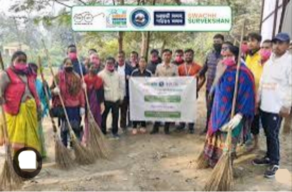 गुवाहाटी नगर निगम के ‘स्वच्छता अभियान 2.0’ के शुरूआत की तस्वीर।