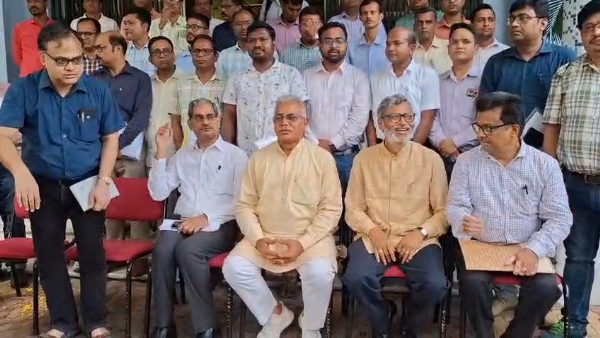 बैठक की तस्वीर