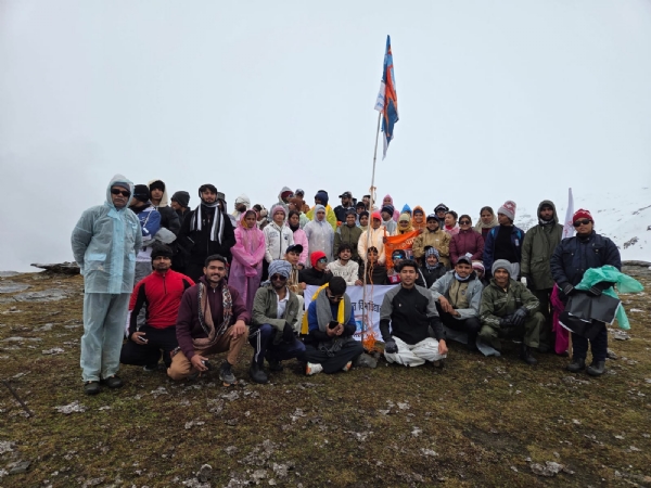 केंद्रीय संस्कृत विश्वविद्यालय के 51 सदस्यीय छात्र दल