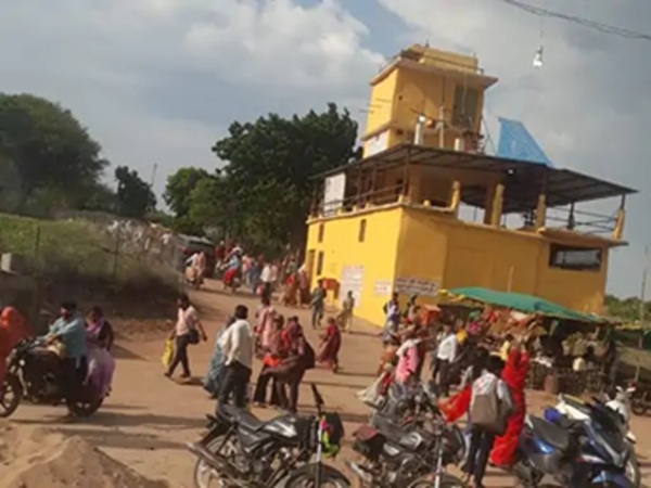 नर्मदापुरम में पिपरिया के सांडिया घाट पर लगा पूर्णिमा का मेला
