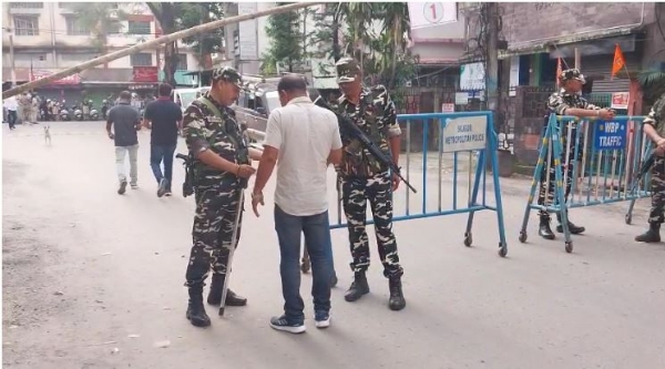 मतगणना केंद्र में कड़ी सुरक्षा में लगे जवान