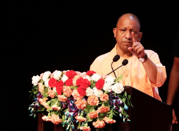 मुख्यमंत्री योगी आदित्यनाथ ने सहकारी समितियां एवं पंचायत लेखा परीक्षा विभाग में नवचयनित कर्मियों को वितरित किए नियुक्ति पत्र