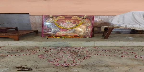 आसनसोलम् : पूजायां प्रतिबंधम् उपेक्ष्य जनैरुद्घाटितं दुर्गा मंदिरस्य कपाटं, शुभारब्धा नियमितरूपेण आराधना