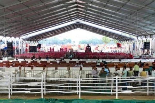 पटना के गांधी मैदान में सम्राट मंत्रिमंडल के शपथ के लिए बना पंडाल