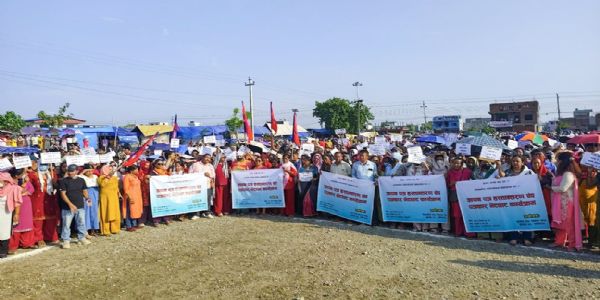 नेपाले वसतीः रिक्ताः कर्तुं विरोधः समाचरितः, देशे समग्रे भूमिहीनानां विरोधप्रदर्शनम्