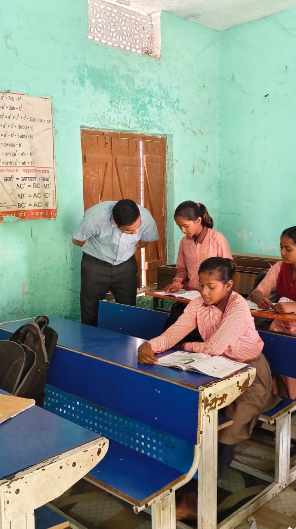 जिलाधिकारी ने लगाई क्लास