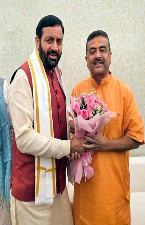 हरियाणा के मुख्यमंत्री नायब सैनी पश्चिम बंगाल के मुख्यमंत्री काे बधाई देते हुए
