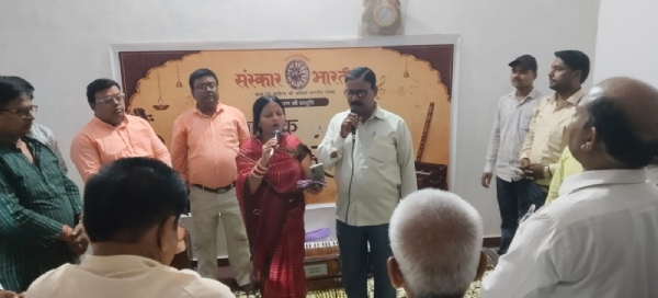छपरा जंक्शन पर संस्कार भारती द्वारा मासिक संगीत संध्या का हुआ आयोजन