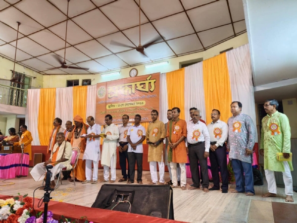 श्रद्धार्घ्य परिवार के वार्षिक समारोह में सम्मानित प्रतिभाएं