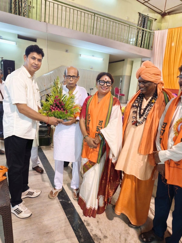 श्रद्धार्घ्य परिवार के वार्षिक समारोह में सम्मानित प्रतिभाएं