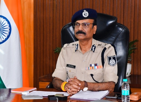 मप्र के डीजीपी कैलाश मकवाणा प्रशिक्षण अभियान शुरू करते हुए