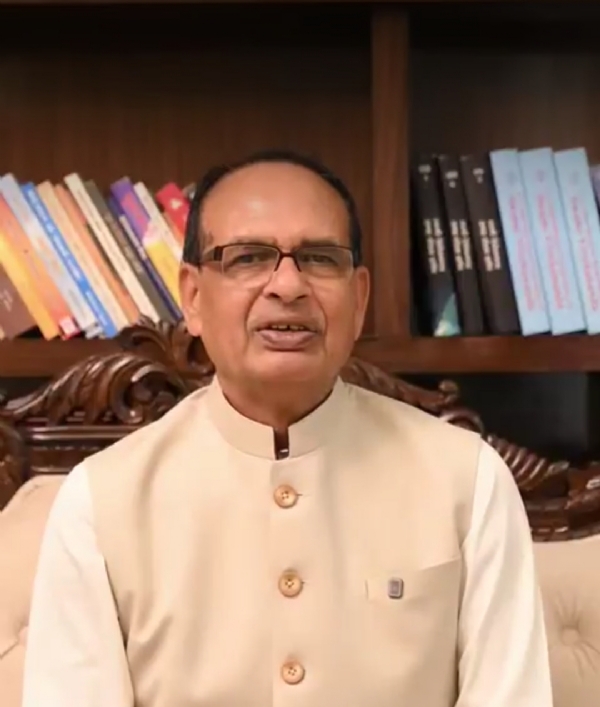 वीडियो सन्देश जारी करते केंद्रीय मंत्री शिवराज सिंह चौहान वीडियो सन्देश जारी करते केंद्रीय मंत्री शिवराज सिंह चौहान