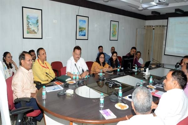 अध्ययन के लिए पहुंचे छत्तीसगढ़ के अधिकारी अध्ययन के लिए पहुंचे छत्तीसगढ़ के अधिकारी