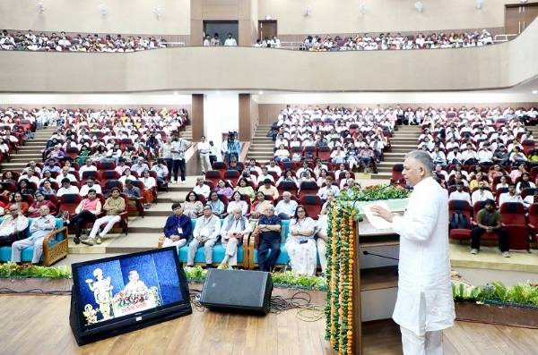 नेशनल होम्योपैथी कॉन्फ्रेंस -अमृतम को संबोधित करते हुए मंत्री परमार