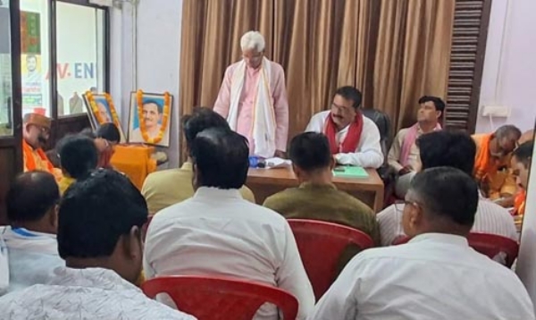सम्बोधित करते अमरनाथ यादव सम्बोधित करते अमरनाथ यादव