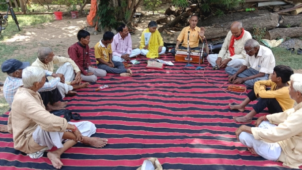 कबीर आश्रम में हो रहा सत्संग कबीर आश्रम में हो रहा सत्संग