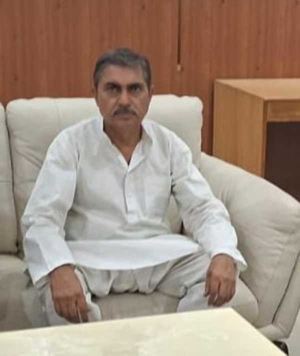प्रयागराज शहीद चन्द्रशेखर आजाद सर्किट हाउस में मीडिया से वार्ता करते हुए कृषि समृद्धि आयोग के सदस्य कुलजीत सिंह ठाकुर प्रयागराज शहीद चन्द्रशेखर आजाद सर्किट हाउस में मीडिया से वार्ता करते हुए कृषि समृद्धि आयोग के सदस्य कुलजीत सिंह ठाकुर