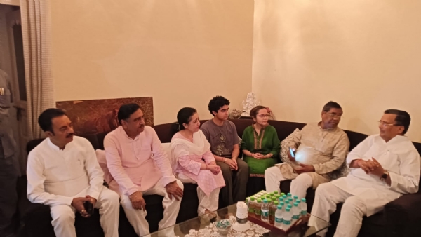 डॉक्टर सरीन के मकान पर मौजूद मंत्री