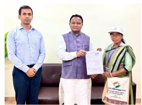 ‘विशेष गहन पुनरीक्षण-2026’ अभियान में शामिल हुए मुख्यमंत्री मोहन चरण माझी ‘विशेष गहन पुनरीक्षण-2026’ अभियान में शामिल हुए मुख्यमंत्री मोहन चरण माझी