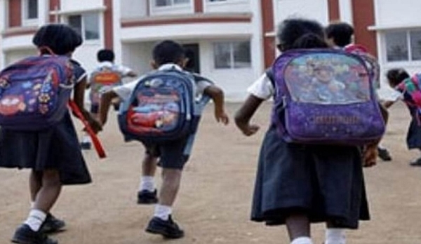 स्कूल जाते बच्चे (प्रतीकात्मक)