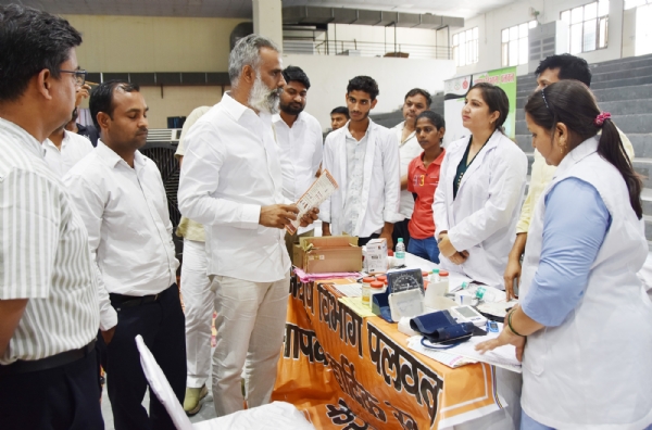 -नागरिकों को सरकार की 12 वर्ष के कार्यकाल की अंत्योदय उत्थान और जनकल्याणकारी योजनाओं की दी गई जानकारी -नागरिकों को सरकार की 12 वर्ष के कार्यकाल की अंत्योदय उत्थान और जनकल्याणकारी योजनाओं की दी गई जानकारी