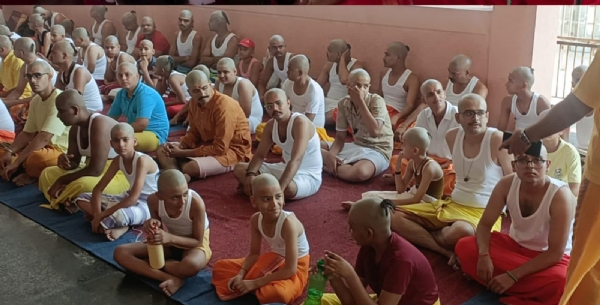 दतिया : पीताम्बरा पीठ में वैदिक रीति-रिवाजों के साथ वटुकों का हुआ यज्ञोपवीत संस्कार