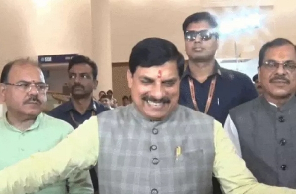 मप्र विधानसभा में यूसीसी को लेकर मीडिया से बात करते हुए मुख्यमंत्री मप्र विधानसभा में यूसीसी को लेकर मीडिया से बात करते हुए मुख्यमंत्री