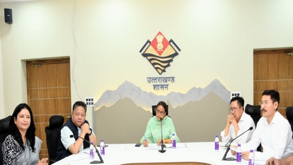 खाद्य एवं नागरिक आपूर्ति मंत्री रेखा आर्या विभागीय बैठक करती हुई। खाद्य एवं नागरिक आपूर्ति मंत्री रेखा आर्या विभागीय बैठक करती हुई।