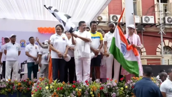 मुख्यमंत्री ने रन फॉर योग को दिखाई हरी झंडी मुख्यमंत्री ने रन फॉर योग को दिखाई हरी झंडी