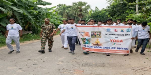 योग दिवसतः प्राक् पश्चिम मेदिनीपुरे तीव्रास्संजातास्सज्जाः, जिल्लायां समस्तायां पदयात्रा धावनम् इत्येतयोः आयोजनम्