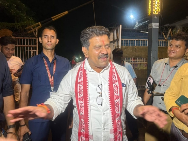 मैराथन बैठक के बाद बाहर निकलते उप मुख्यमंत्री विजय शर्मा