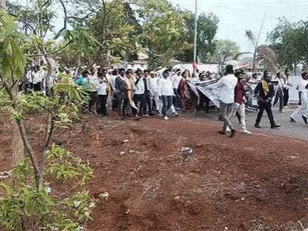 बालोद में किया गया आदिवासियों का प्रदर्शन,फाइल फोटो बालोद में किया गया आदिवासियों का प्रदर्शन,फाइल फोटो