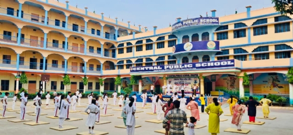 सारण में अंतर्राष्ट्रीय योग दिवस पर विभिन्न संगठनों ने किया योगाभ्यास सारण में अंतर्राष्ट्रीय योग दिवस पर विभिन्न संगठनों ने किया योगाभ्यास