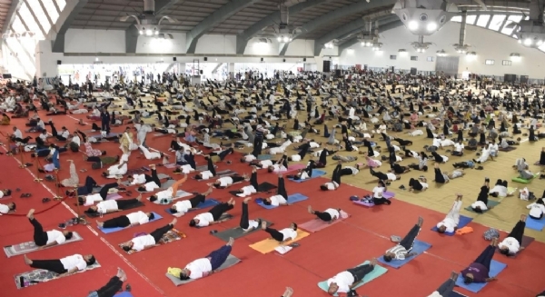 सूरतवासियों ने किया सामूहिक योगाभ्यास