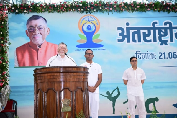राज्यपाल कार्यक्रम को संबोधित करते हुए राज्यपाल कार्यक्रम को संबोधित करते हुए