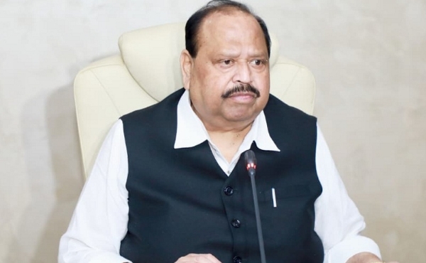 मप्र कैबिनेट द्वारा लिए गए निर्णयों की जानकारी देते हुए मंत्री चैतन्य कुमार काश्यप मप्र कैबिनेट द्वारा लिए गए निर्णयों की जानकारी देते हुए मंत्री चैतन्य कुमार काश्यप